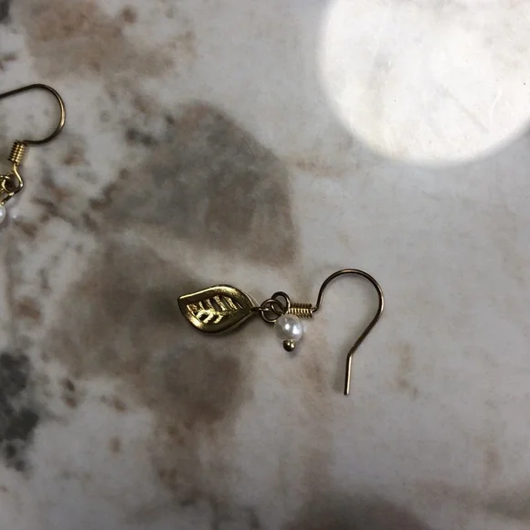 earring - Picture 3 of 3